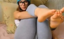 Sexy teen in yoga pants teasing on webcam