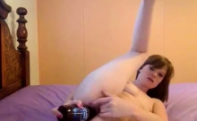 Webcam Girl Insert A Bottle Inside Her Pussy