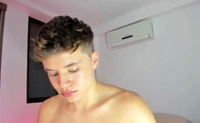Incredible sexy twink with hard big muscles solo jerking fun