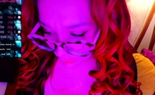 Solo pussy toying redhead close up action